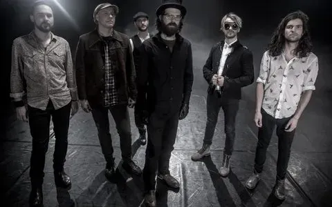 Robin And The Backstabbers