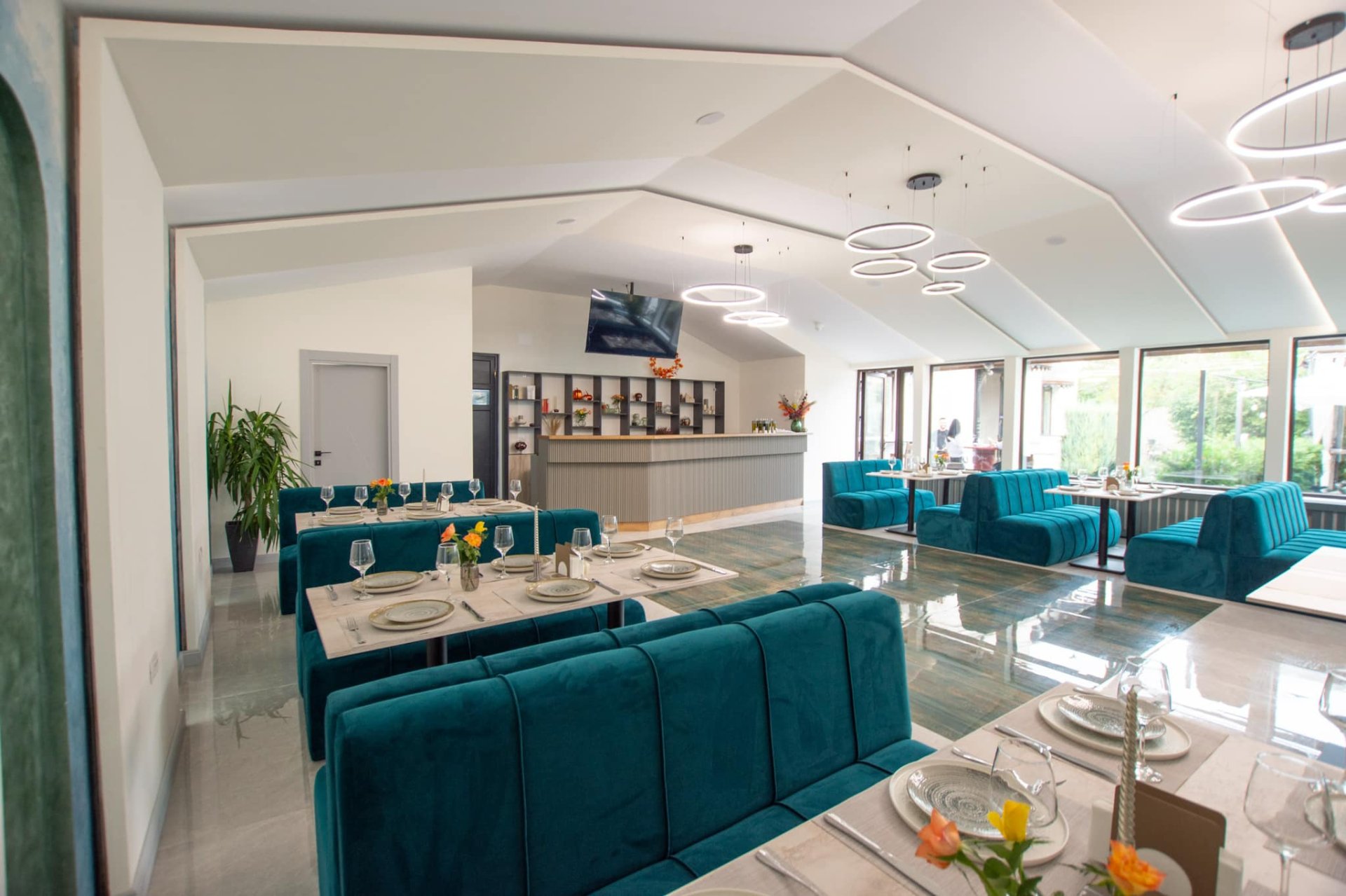 Fusion Restaurant & Lounge