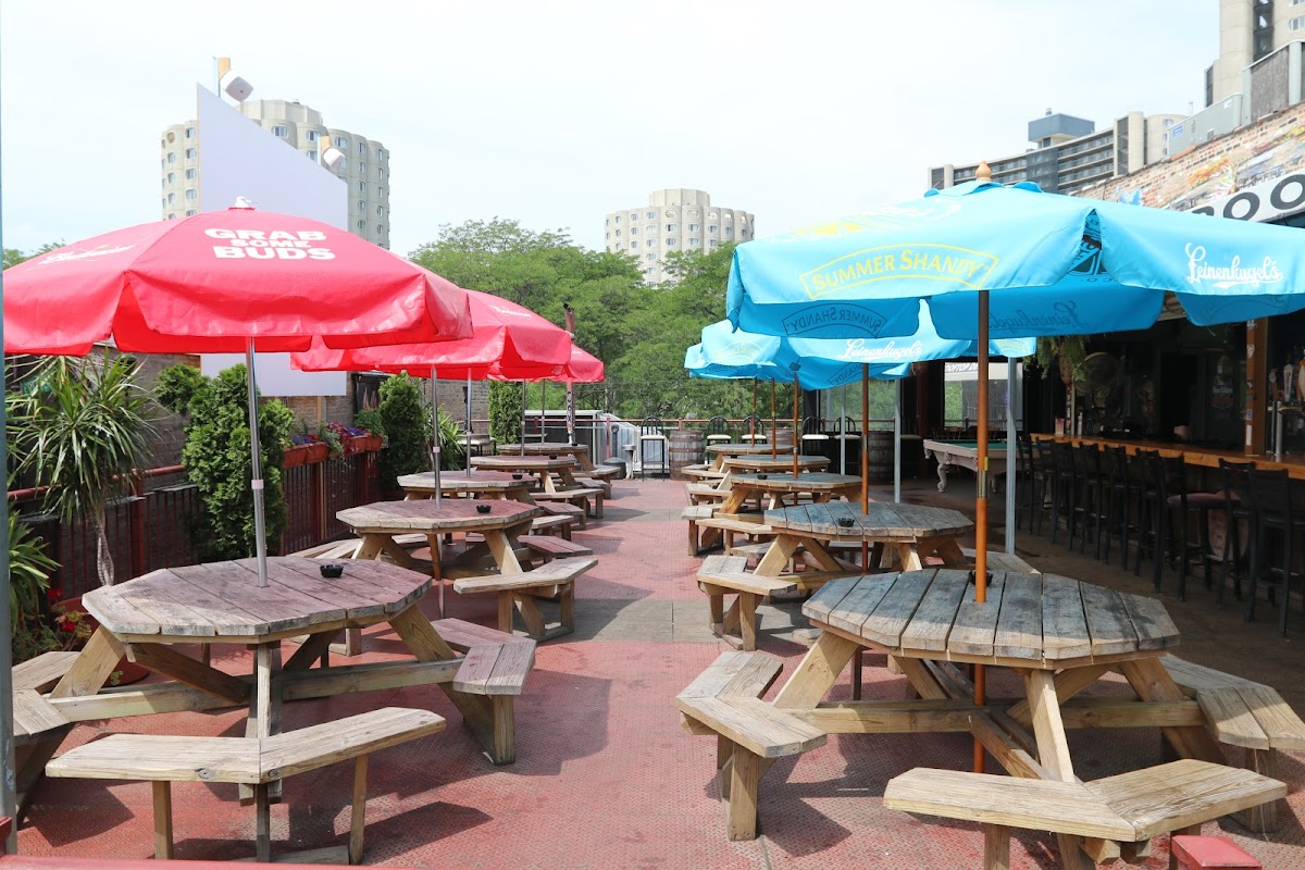 Reggies Bananna's Shack